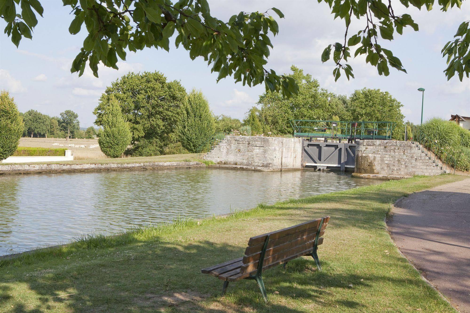 Logis Hotel Terre De Loire Belleville-sur-Loire Buitenkant foto